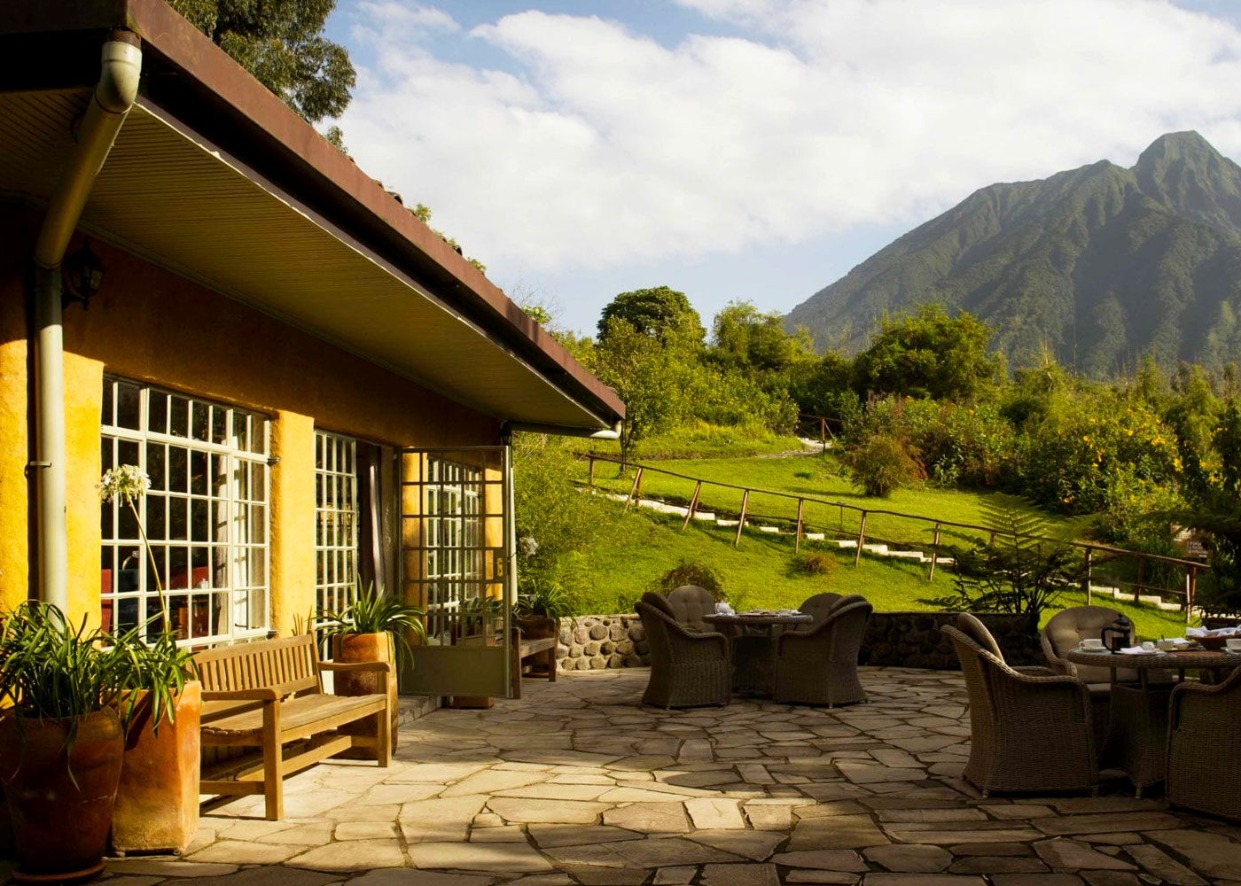 sabinyo-silverback-lodge