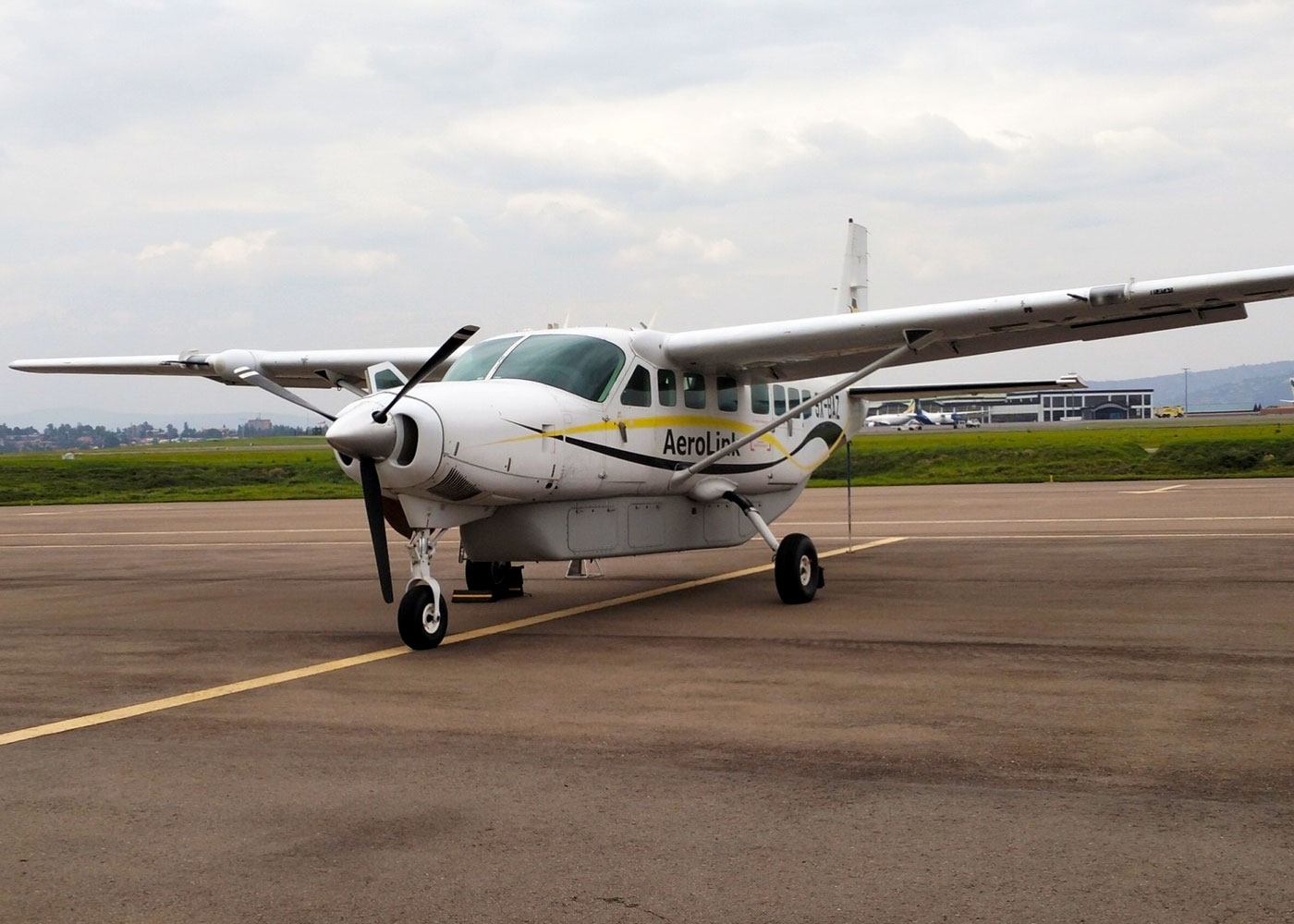 5-days-uganda-chimps-wildlife-by-flight